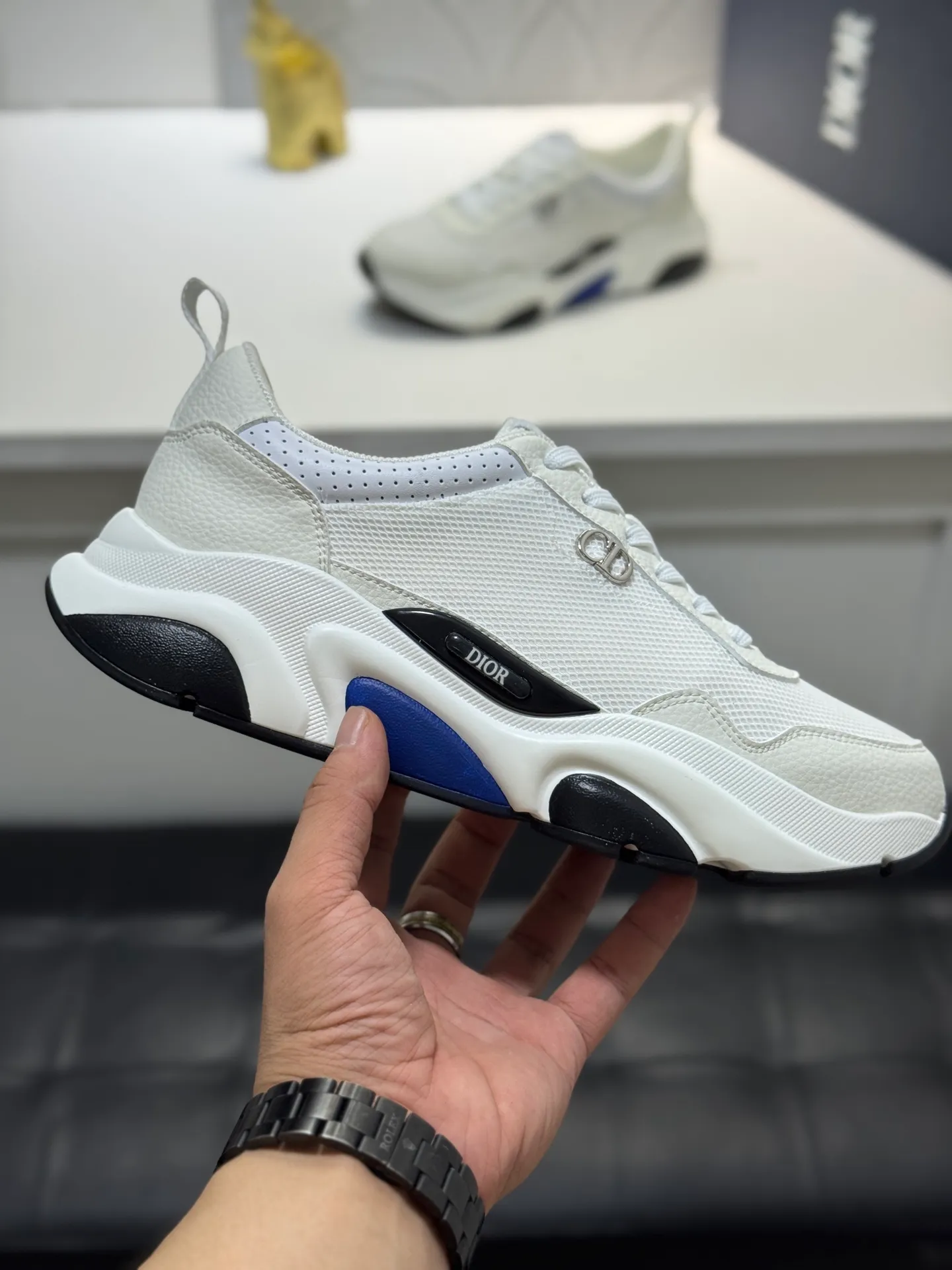Men's shoes 💰440【New style】🪳🪳(Dior) popular model【New style】⚠⚠️Top purchasing agent🔍🔍Men's HK counters are on sale simultaneously. Sole: The original sole is specially provided by the original factory. The exclusive movable molded sole is super comfortable. The original factory follows the order. 🔍🔍The high-quality multi-color splicing design is exquisite and unique, and the cowhide stitching mesh lining💪Details determine the quality. We only make shoes with care. You can enter and exit the counter at will. Welcome to compare🇮🇹Size: 38-44 (45 customized